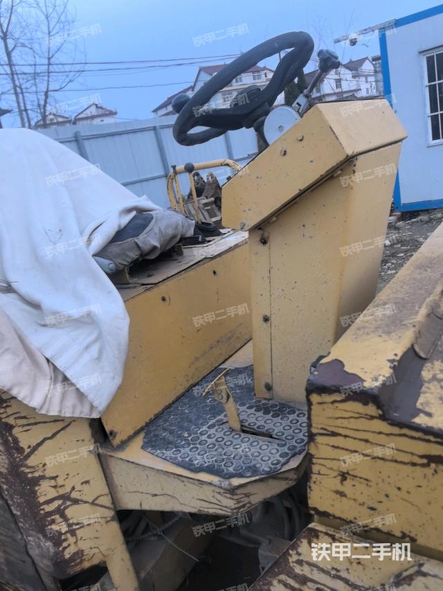 駕駛室外頂全景（壓路機(jī)駕駛室）