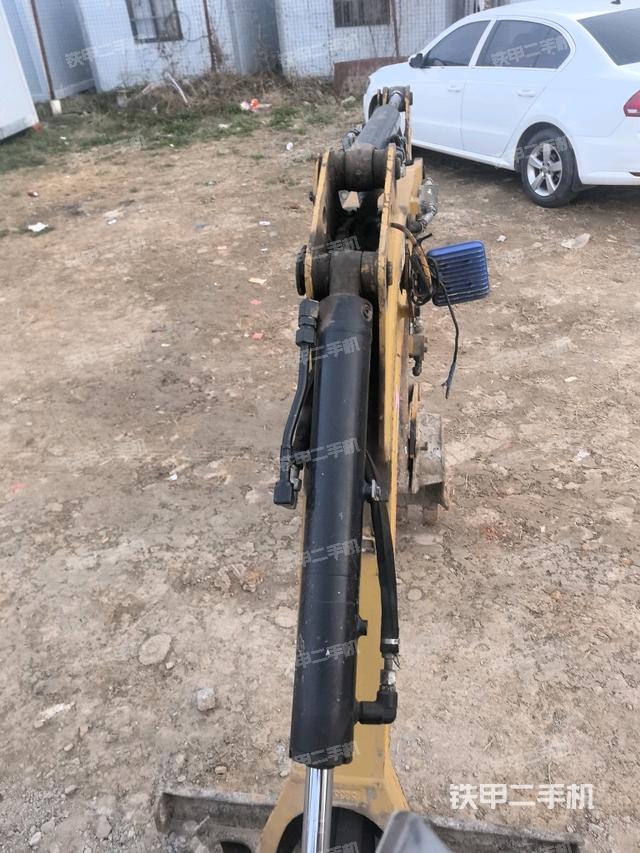 大臂背部俯視（工作和回轉(zhuǎn)裝置）