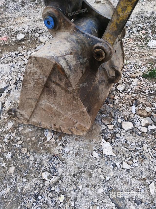 鏟斗右后整體（工作和回轉(zhuǎn)裝置）