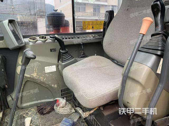 驾驶室整体（整机外观）