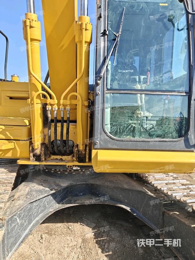 大臂油缸整體?豎拍（工作和回轉(zhuǎn)裝置）