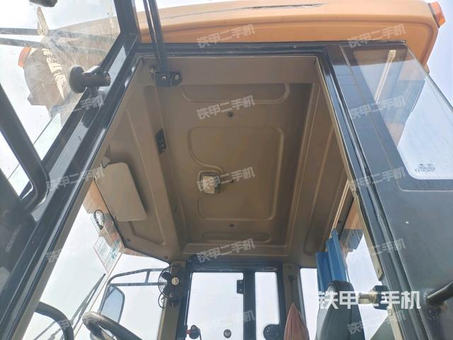 駕駛室外頂全景（壓路機(jī)駕駛室）