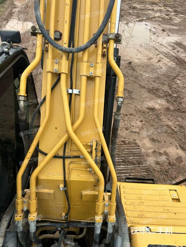 氣門室蓋螺絲特寫（上車部件）