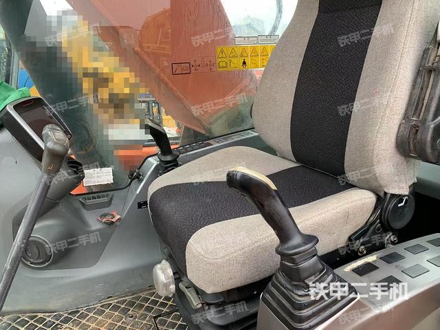 駕駛室整體（整機(jī)外觀）