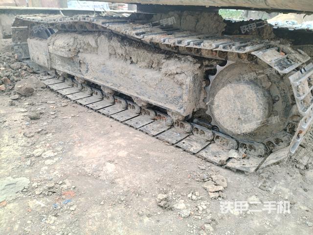 右側(cè)履帶整體?（行走機(jī)構(gòu)）