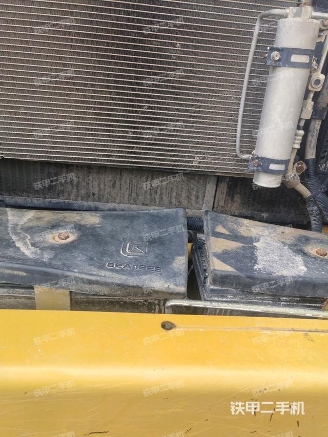 電瓶（大件艙室）