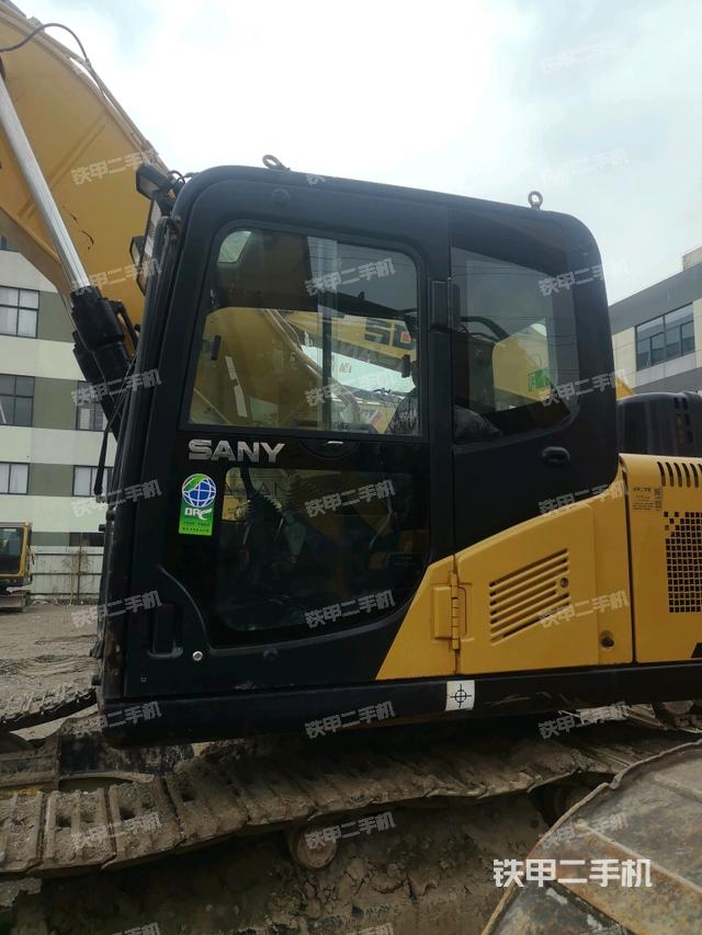 駕駛室正側(cè)（駕駛室部分）