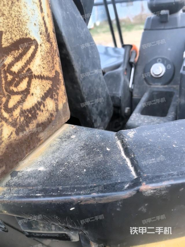 后窗玻璃角標(biāo)（駕駛室部分）