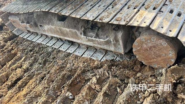 左側(cè)履帶整體?(行走機(jī)構(gòu)) 左側(cè)履帶整體?(行走機(jī)構(gòu))