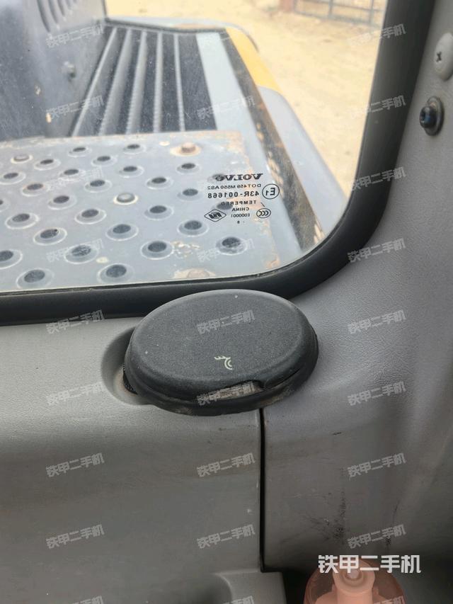 后窗玻璃角標(biāo)（駕駛室部分）