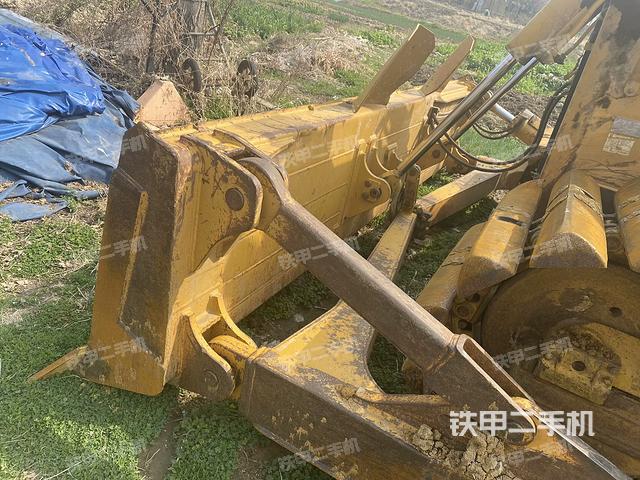 推土鏟左后(推土機底盤及工作裝置) 推土鏟左后(推土機底盤及工作裝置)