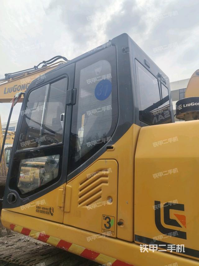 駕駛室左后45度（駕駛室部分）