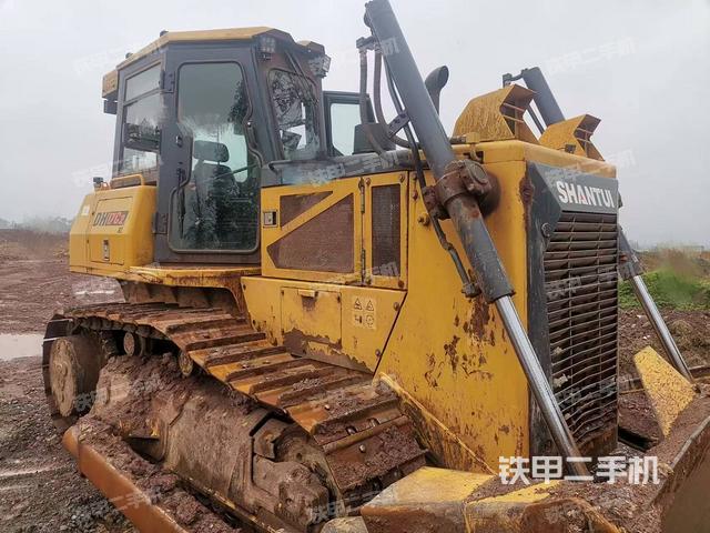 整機(jī)右側(cè)(設(shè)備外觀及核心部件) 整機(jī)右側(cè)(設(shè)備外觀及核心部件)