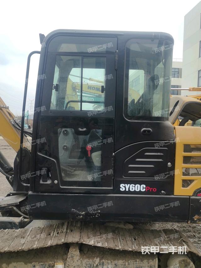 ?駕駛室正側(cè)（駕駛室部分）