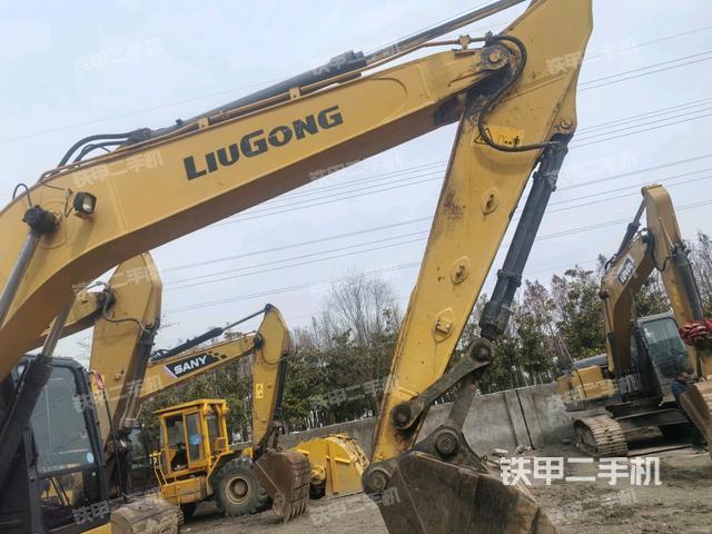 大臂整體?右側(cè)（工作和回轉(zhuǎn)裝置）