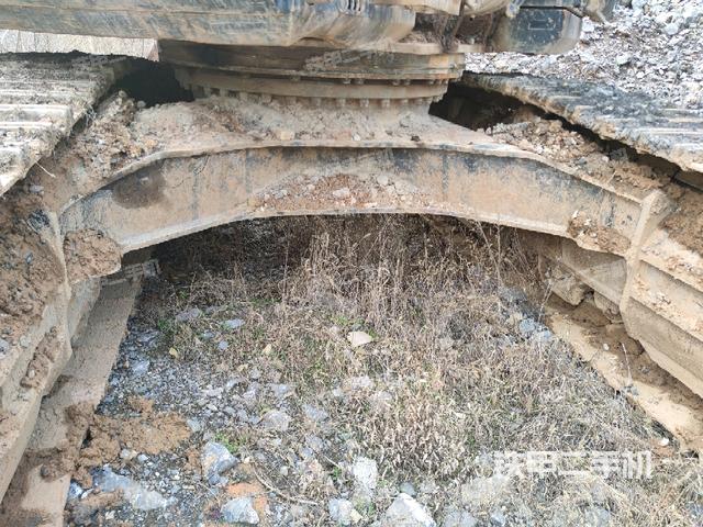 转盘和下车架正前（工作和回转装置）