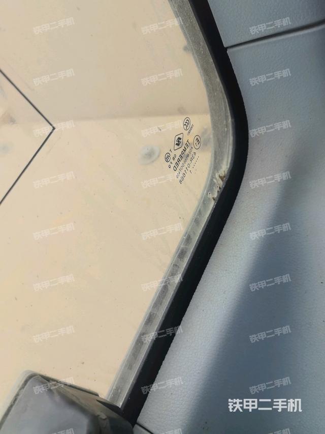 右側(cè)玻璃角標(biāo)（駕駛室部分）