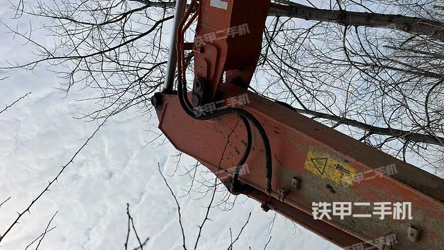 小臂整體左后(工作和回轉裝置) 小臂整體左后(工作和回轉裝置)