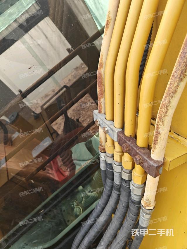 大臂背部俯視（工作和回轉(zhuǎn)裝置）