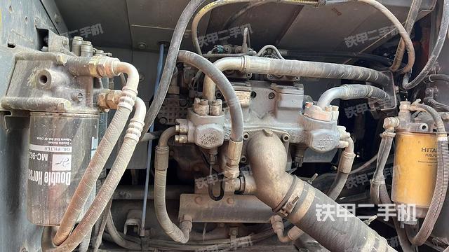 液壓泵斜45?右(大件艙室) 液壓泵斜45?右(大件艙室)
