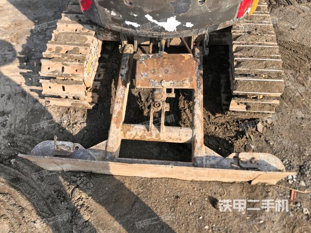 右側(cè)履帶整體?（行走機(jī)構(gòu)）