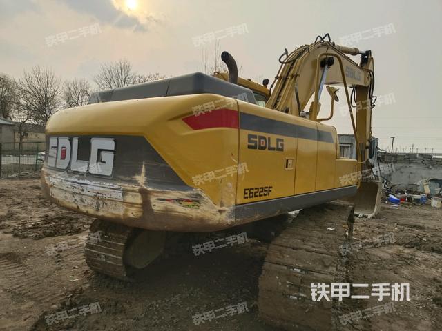 整機(jī)右后45°(整機(jī)外觀) 整機(jī)右后45°(整機(jī)外觀)