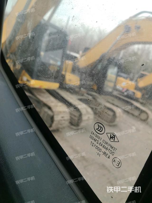 左后方玻璃角標(biāo)（駕駛室部分）