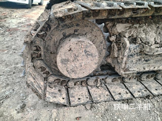 左驅(qū)動輪（行走機(jī)構(gòu)）