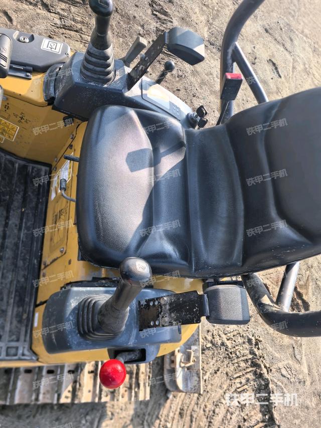 后窗玻璃角標(biāo)（駕駛室部分）