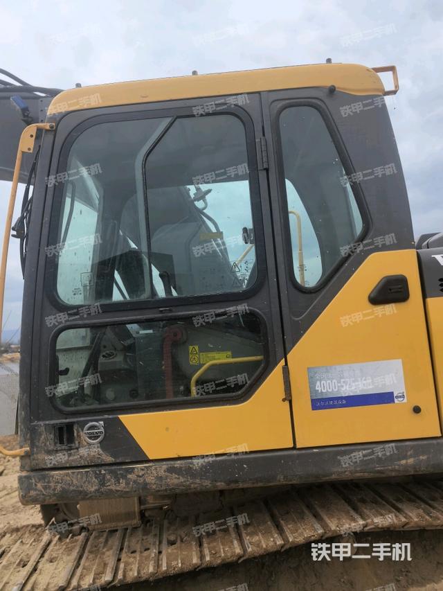 駕駛室左后45度（駕駛室部分）