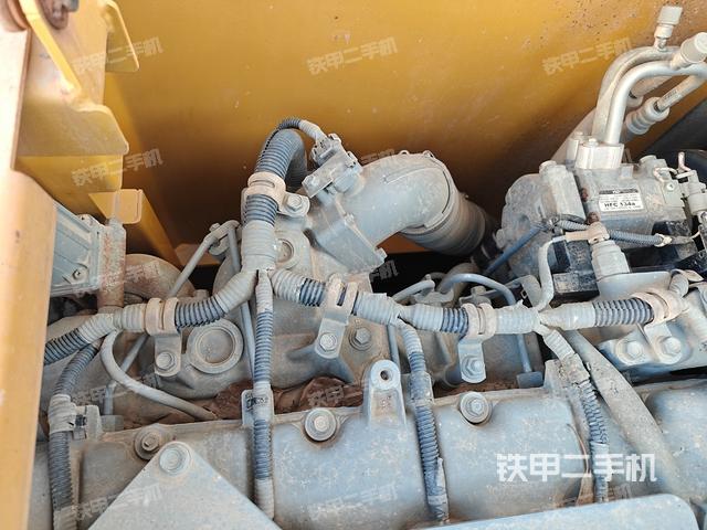 氣門室蓋螺絲特寫(上車部件) 氣門室蓋螺絲特寫(上車部件)