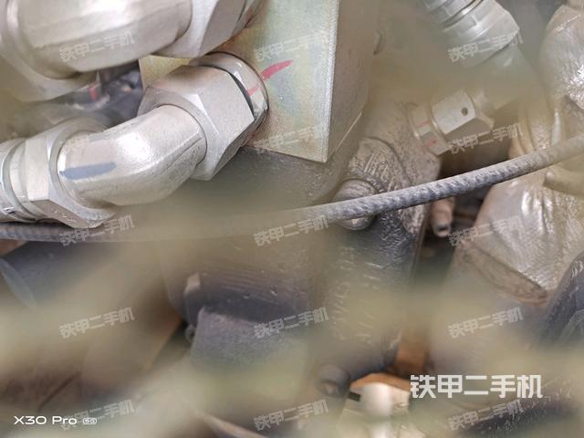 液壓泵艙室正面整體（整機(jī)外觀）