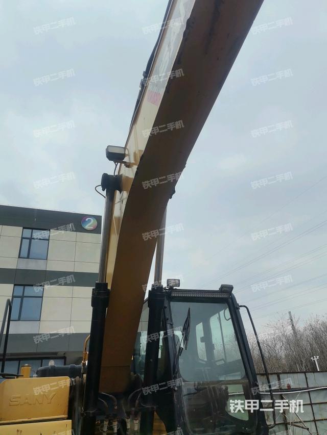 大臂油缸整體?豎拍（工作和回轉(zhuǎn)裝置）