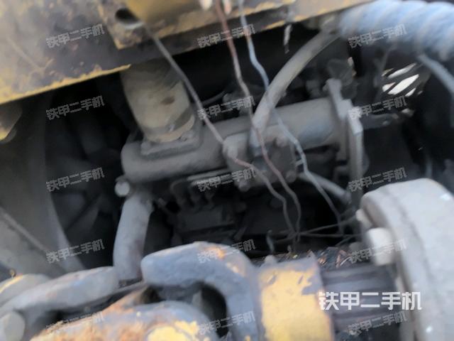 發(fā)動機(jī)艙全景（壓路機(jī)發(fā)動機(jī)艙）