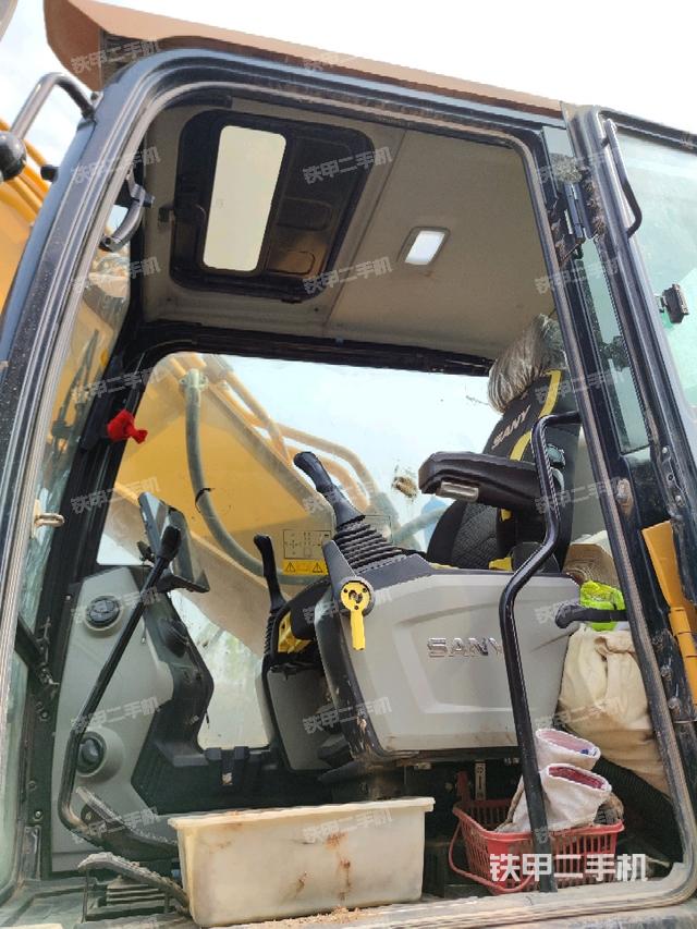 顶棚整体（驾驶室部分）