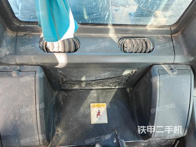 座椅后部(駕駛室部分) 座椅后部(駕駛室部分)