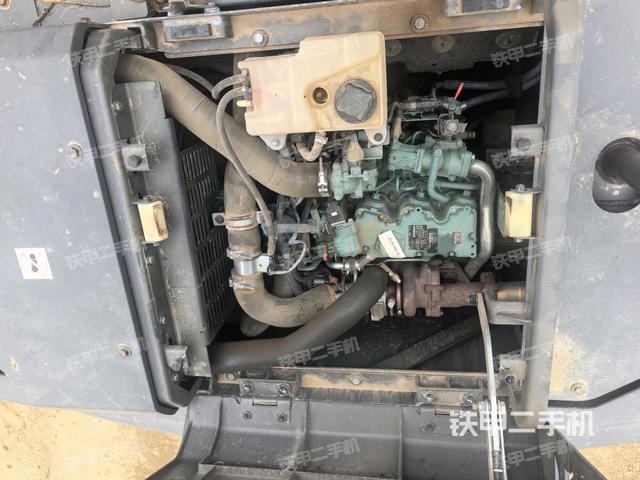 發(fā)動(dòng)機(jī)室（上車部件）