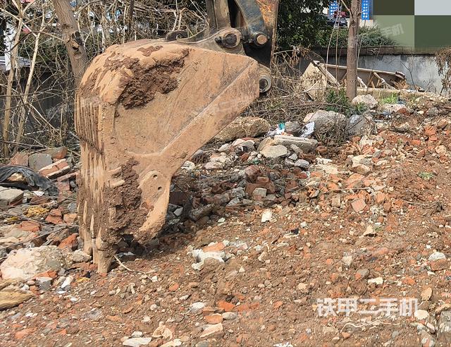 小臂整體左后(工作和回轉(zhuǎn)裝置) 小臂整體左后(工作和回轉(zhuǎn)裝置)