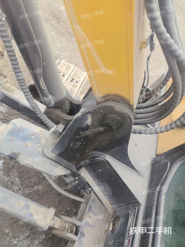 大臂根部?斜（工作和回轉(zhuǎn)裝置）