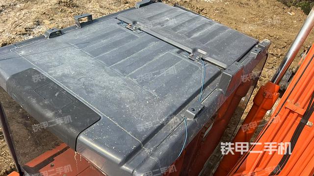 駕駛室頂部俯視(上車部件) 駕駛室頂部俯視(上車部件)