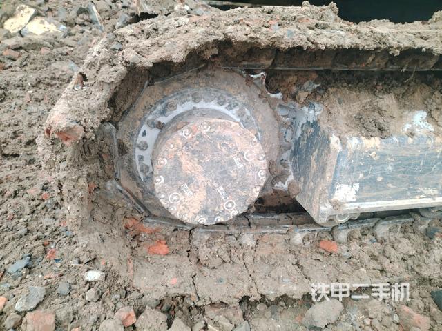 右驅(qū)動(dòng)輪（行走機(jī)構(gòu)）