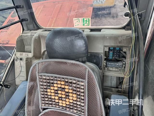 后窗玻璃角標（駕駛室部分）