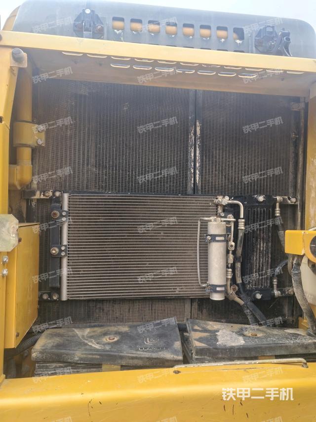 散熱器正面（大件艙室）