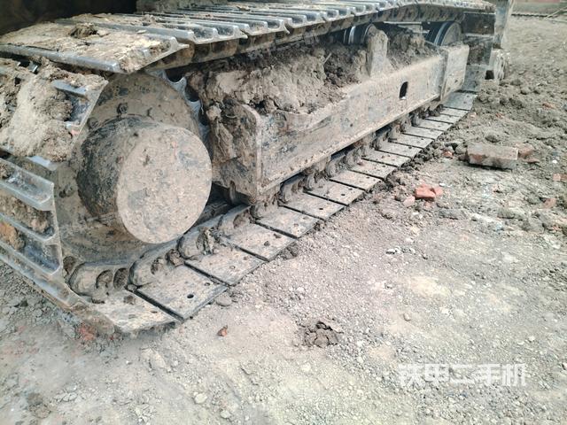 左側(cè)履帶整體?（行走機(jī)構(gòu)）