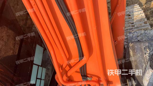 大臂背部俯視(工作和回轉(zhuǎn)裝置) 大臂背部俯視(工作和回轉(zhuǎn)裝置)