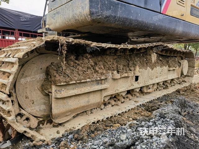 右側(cè)履帶整體（行走機構(gòu)）