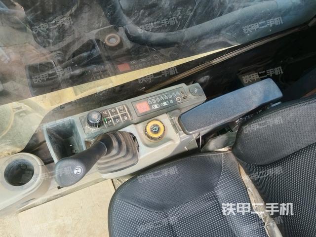 右側(cè)玻璃角標(biāo)(駕駛室部分) 右側(cè)玻璃角標(biāo)(駕駛室部分)