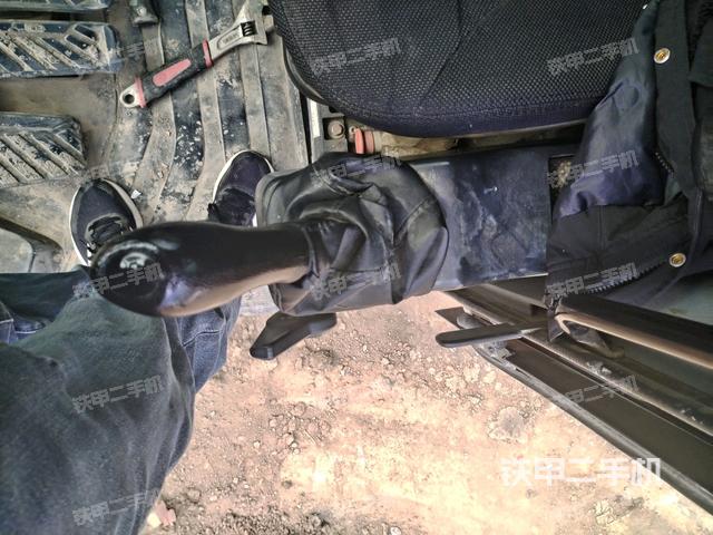 座椅左側(cè)控制臺/音響/含左手柄（駕駛室部分）