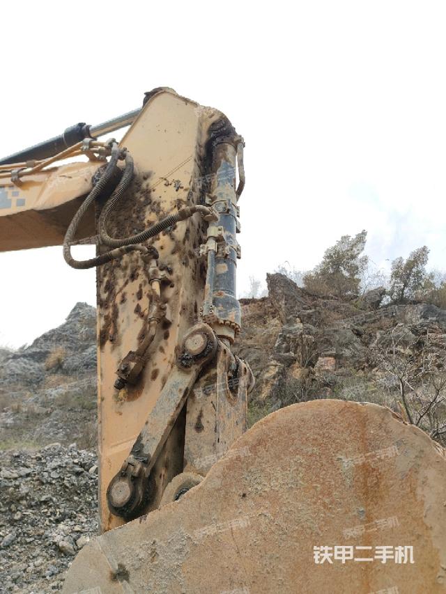 小臂整体右前（工作和回转装置）