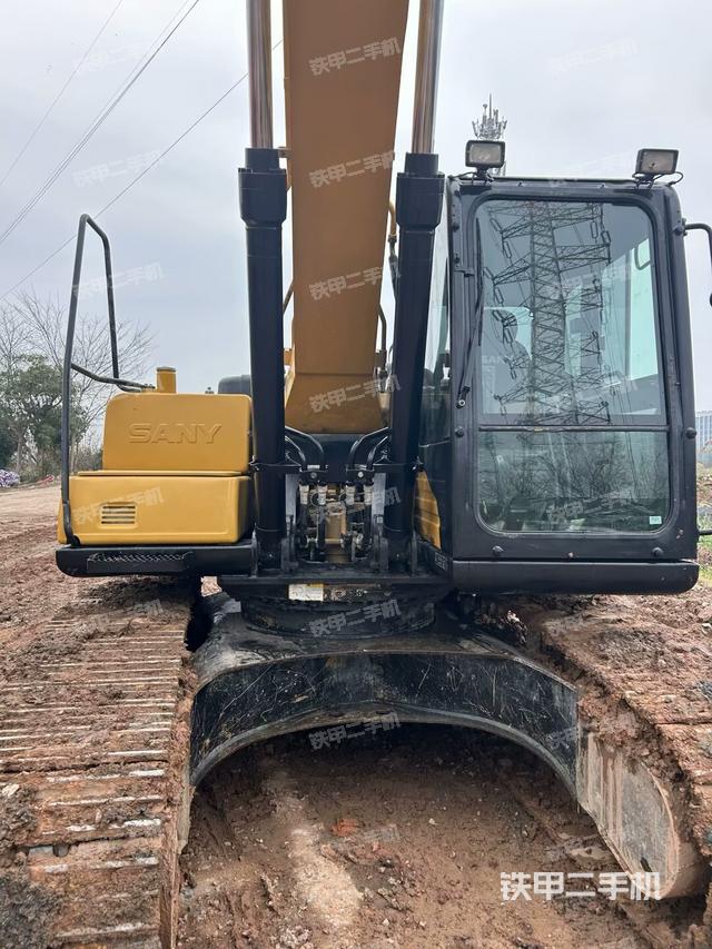 大臂油缸整體?豎拍（工作和回轉(zhuǎn)裝置）